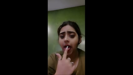Beautiful Horny Chubby Punjabi Tanker Showing Fingering ð